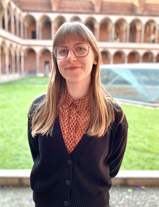 Francesca Turri (1995) è dottoranda in lingue e letterature nordiche presso l’Università degli Studi di Milano. Si occupa nello specifico di letteratura danese sulla Groenlandia e...